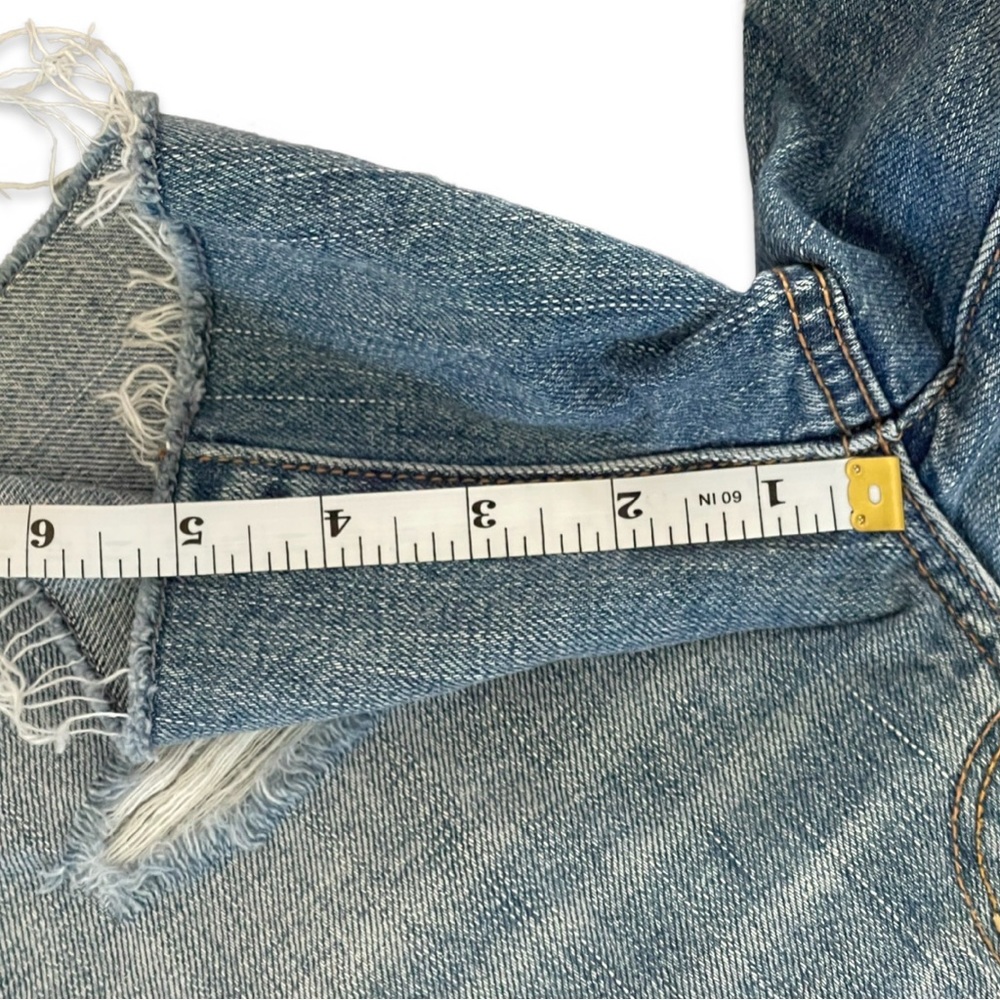 LIKE NEW || AMERICAN EAGLE Midi No Stretch Low Rise Distressed Denim Shorts || 8 - Picture 12 of 12